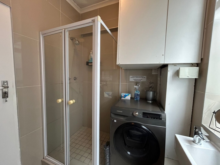 To Let 1 Bedroom Property for Rent in Three Anchor Bay Western Cape
